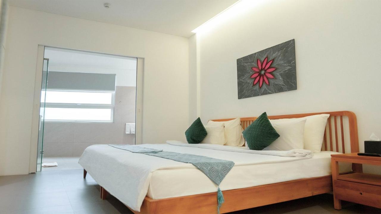 K Gallery Hotel Пасуруан Экстерьер фото