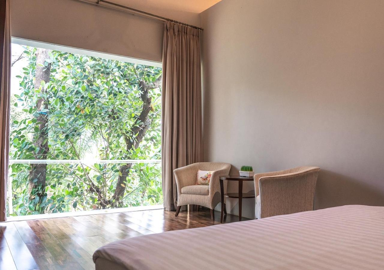 K Gallery Hotel Пасуруан Экстерьер фото